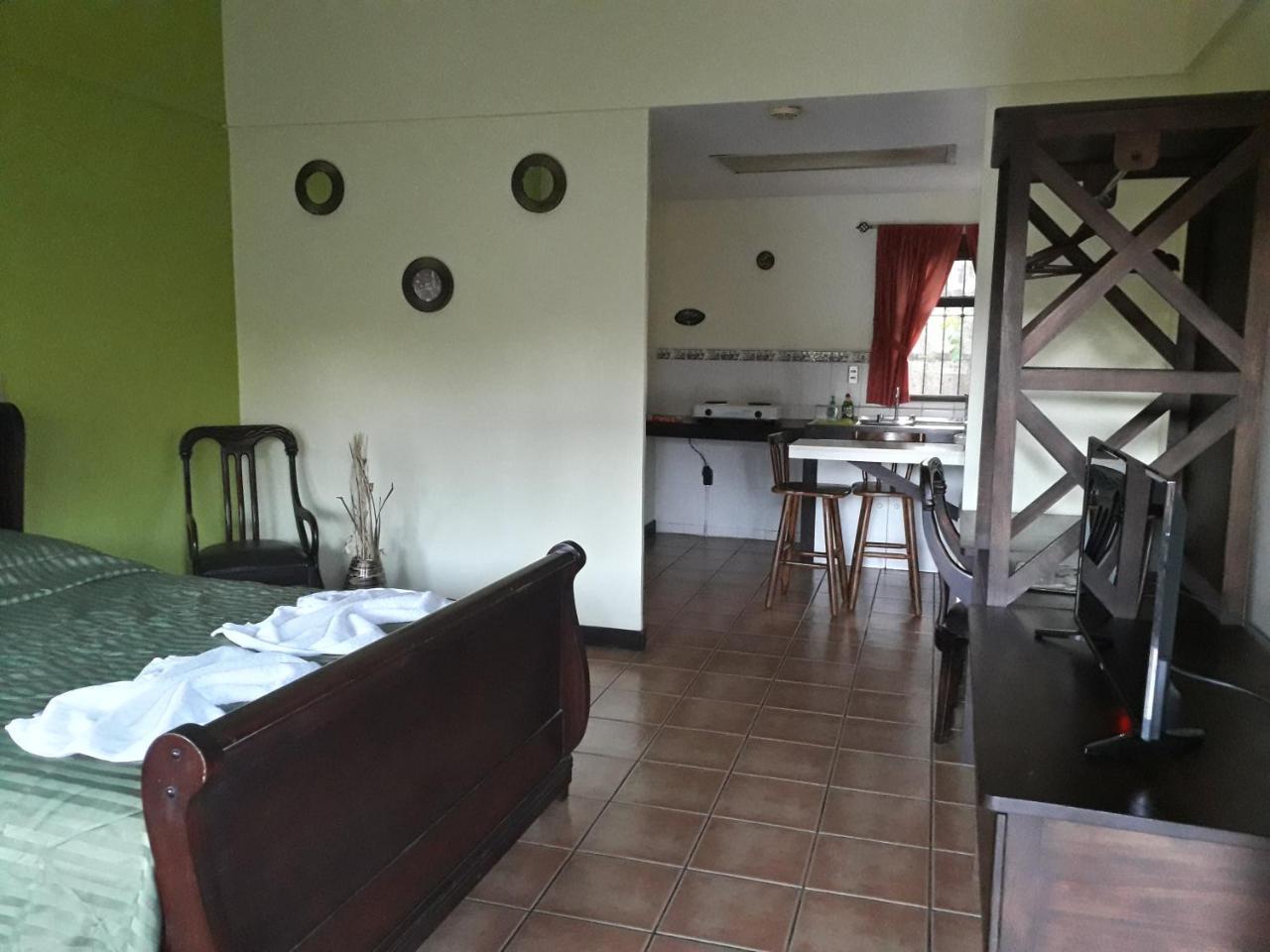 Dos Palmas Studio Apartments Рио-Сегундо Экстерьер фото